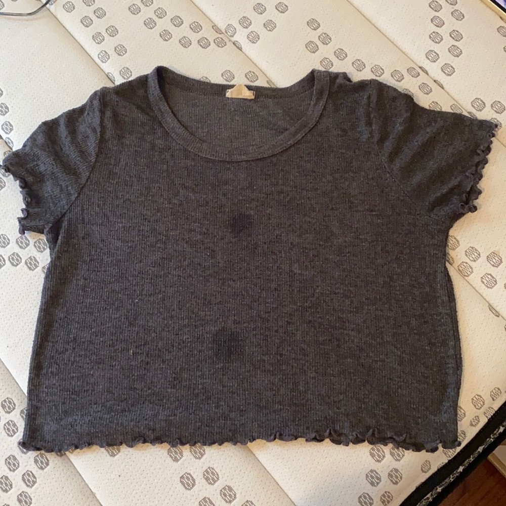 Ruffled grey tee shirt